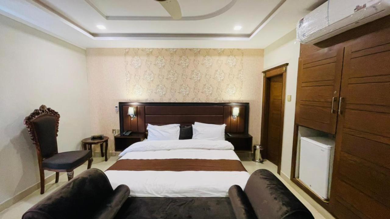 Golden Sand Hotel Rahim Yar Khan Exterior photo